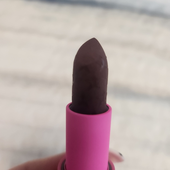 Jeffree Star Velvet Trap Lipstick in Communion Wine - Picture 4 of 4